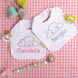 Babero Bordado Nube con Nombre Personalizado Rosa 2